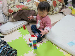 ななちゃんと積み木