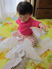 ティッシュペーパーを出すななちゃん