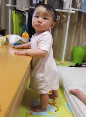 赤ちゃんのつかまり立ち